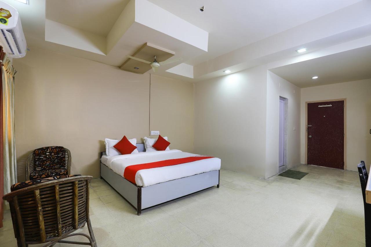 OYO 47187 Hotel Park Veraval Exterior foto